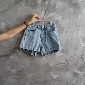 Pacsun Mom Jean Short, Size 22.